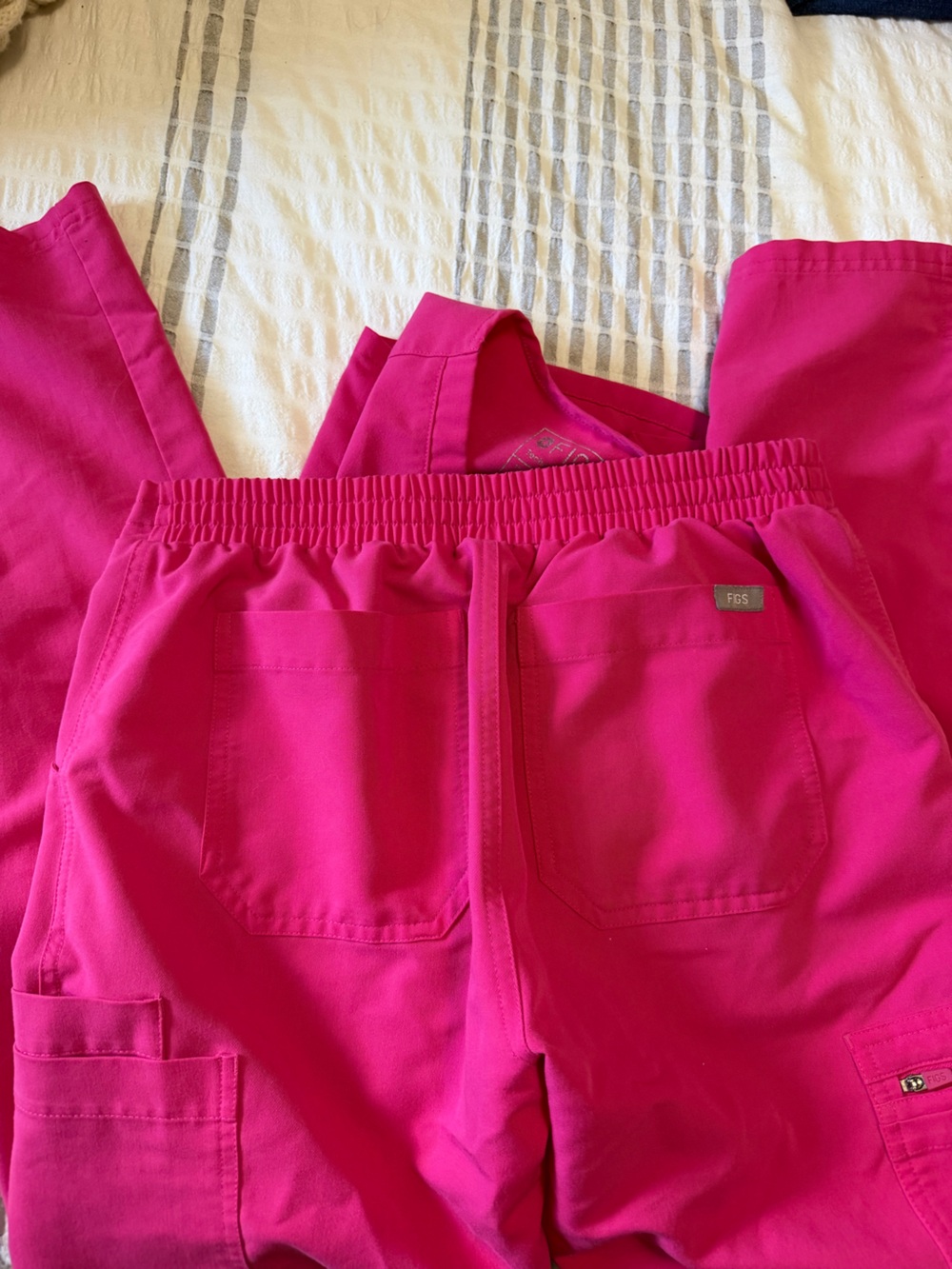 FIGS XS Scrub Set - Picture 3 of 4